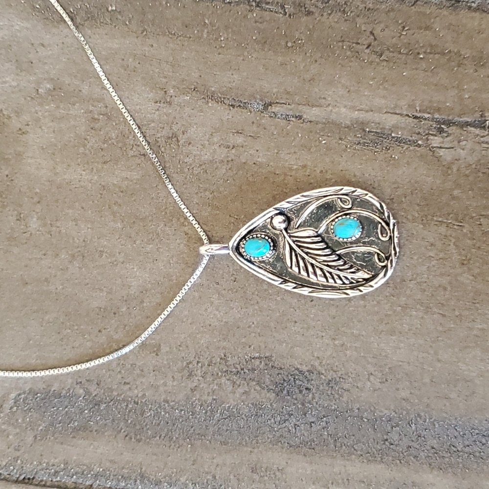 🟣 3/$25 Leaf Necklace NWOT